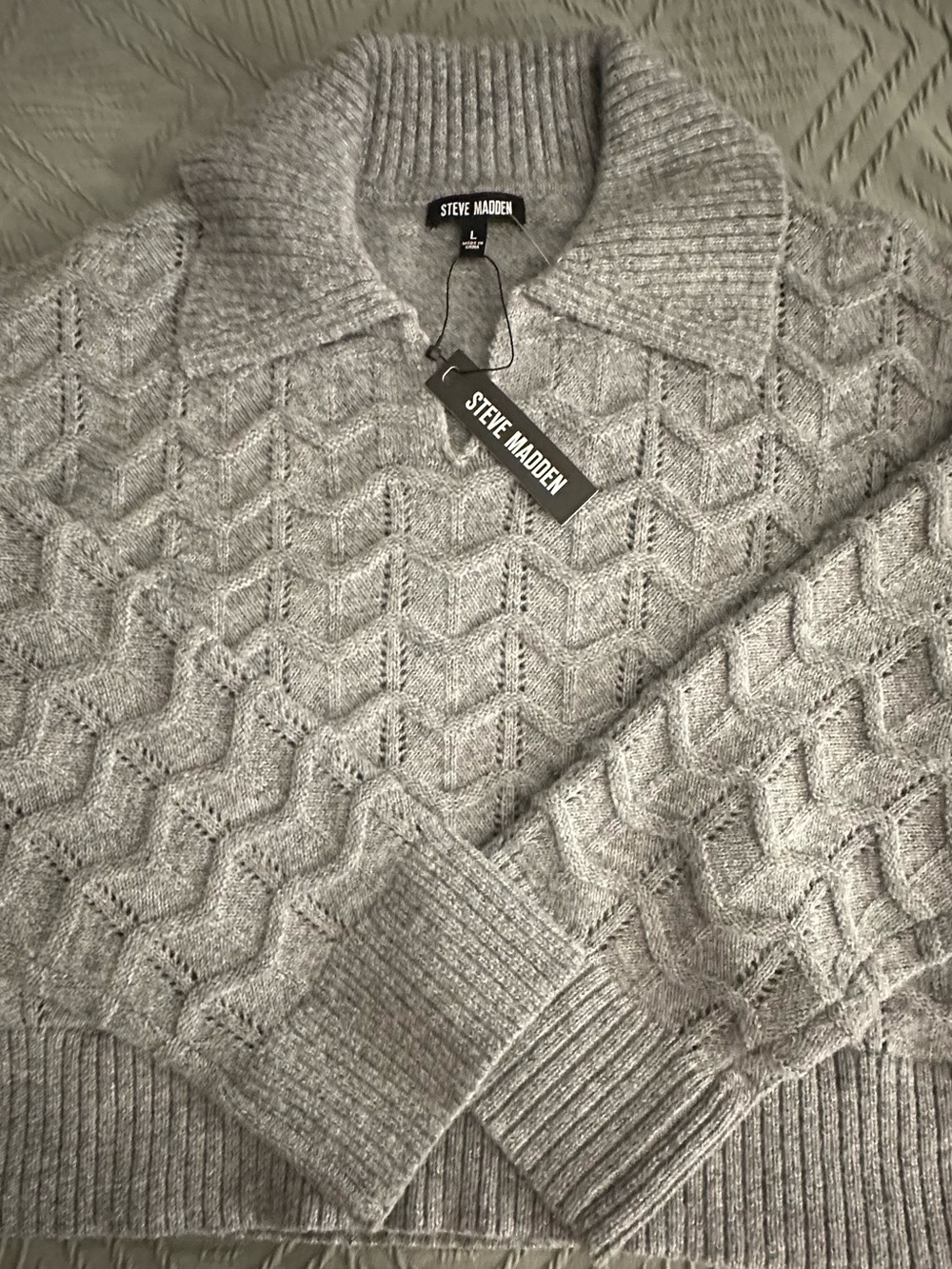 Steve Madden Women’s Gray Cable Knit Pullover Sweater